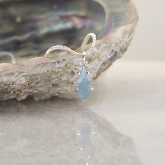 Golden Age Aquamarine Teared Pendant