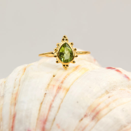 Shining Lotus Peridot Ring