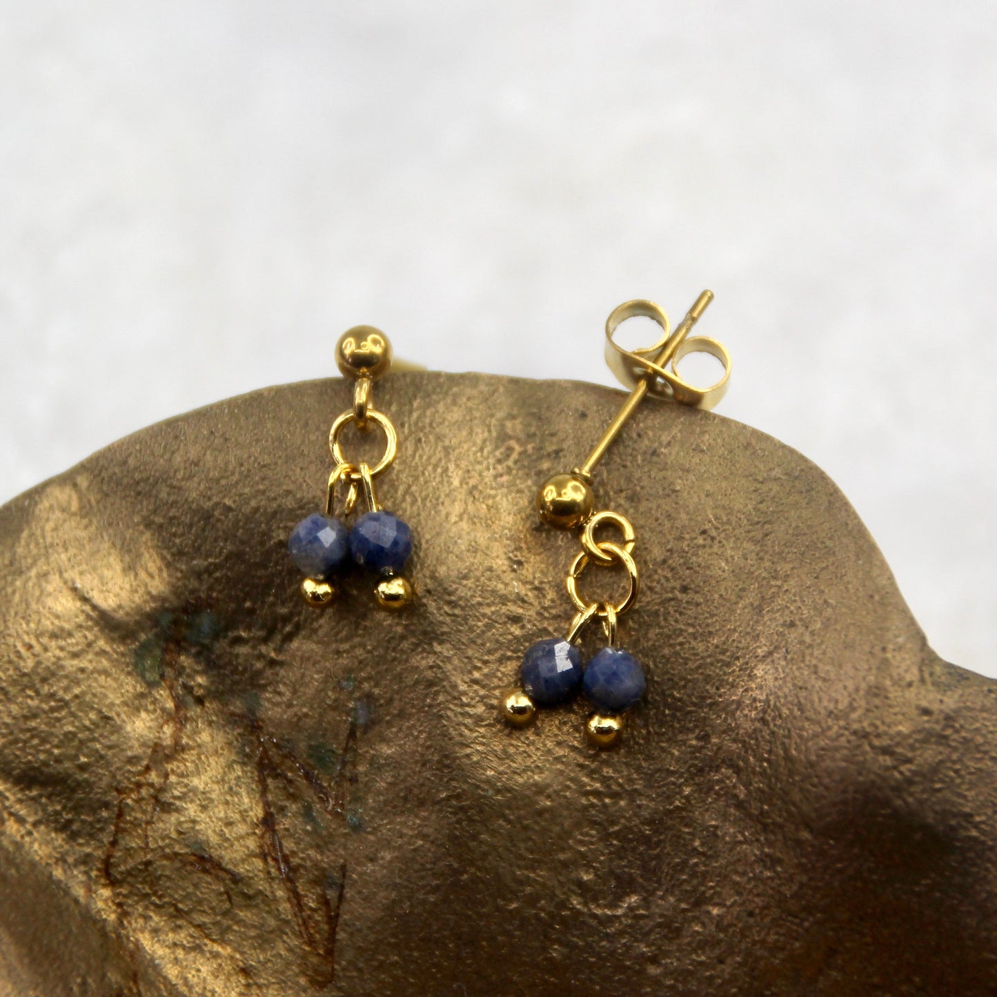 Golden Age Sapphire Stud Earring